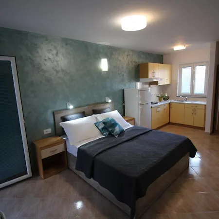 Family Resort Santa Maria - Happy Rentals Stara Novalja Exterior photo