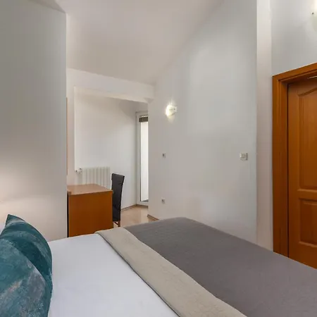 Family Resort Santa Maria - Happy Rentals Stara Novalja Exterior photo