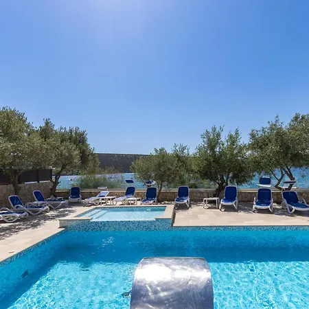 Family Resort Santa Maria - Happy Rentals Stara Novalja Exterior photo