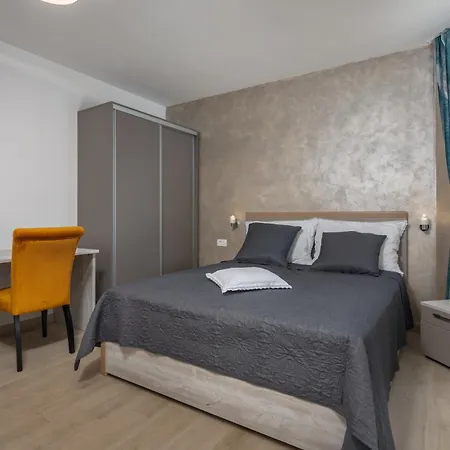 Family Resort Santa Maria - Happy Rentals Stara Novalja Exterior photo