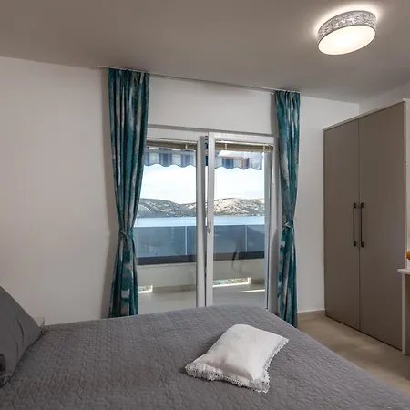 Family Resort Santa Maria - Happy Rentals Stara Novalja Exterior photo