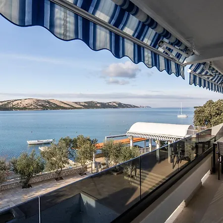 Family Resort Santa Maria - Happy Rentals Stara Novalja Exterior photo
